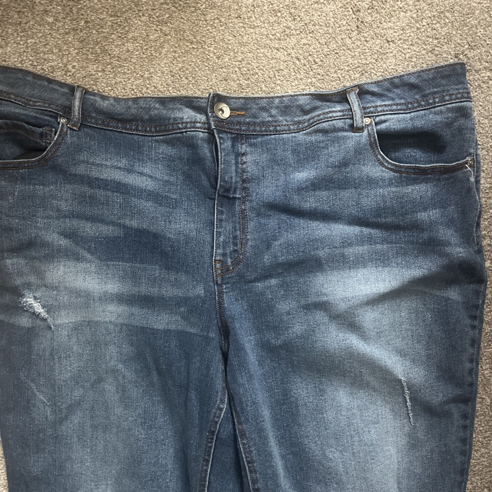 Cato 22W  EST 1946 Denim Curvy Jeans Capris  24" Inseam Medium Wash - Picture 5 of 13